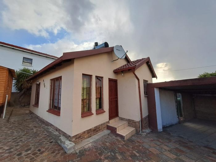 Property #2214653, House rental monthly in Olievenhoutbosch A H