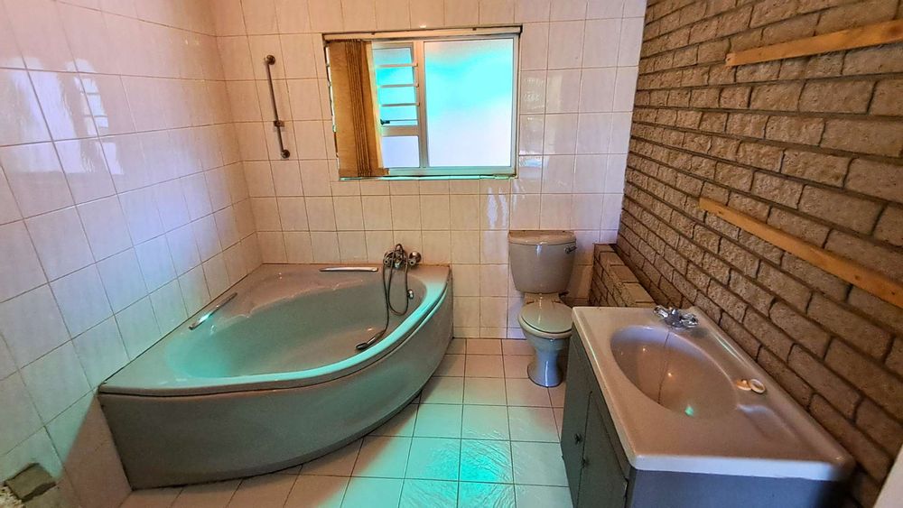 Main Bedroom Ensuite