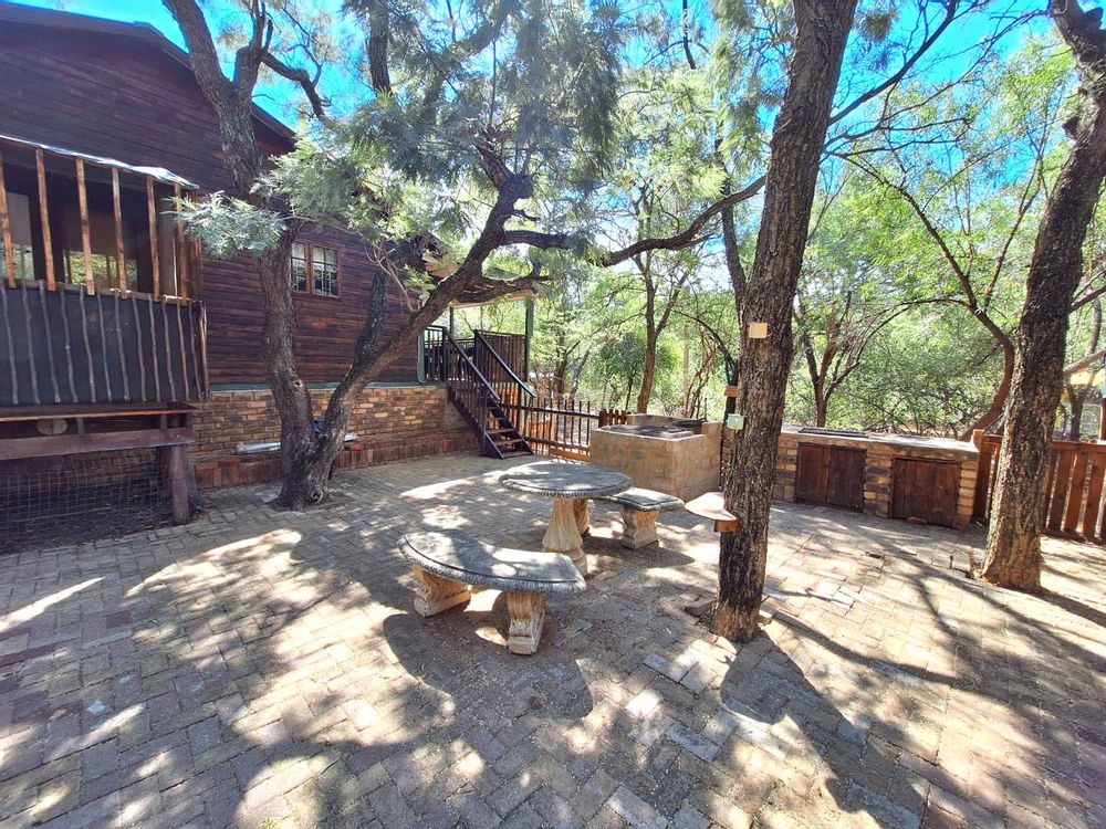 Entertainment/braai area