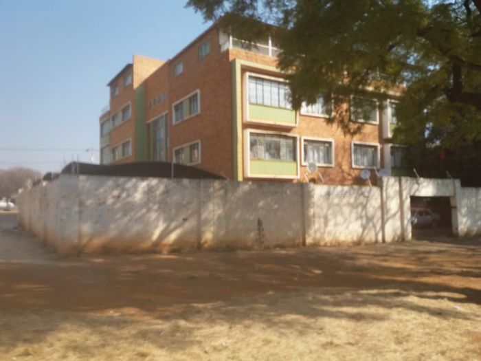 Property #035D_7, Flat rental monthly in Turffontein