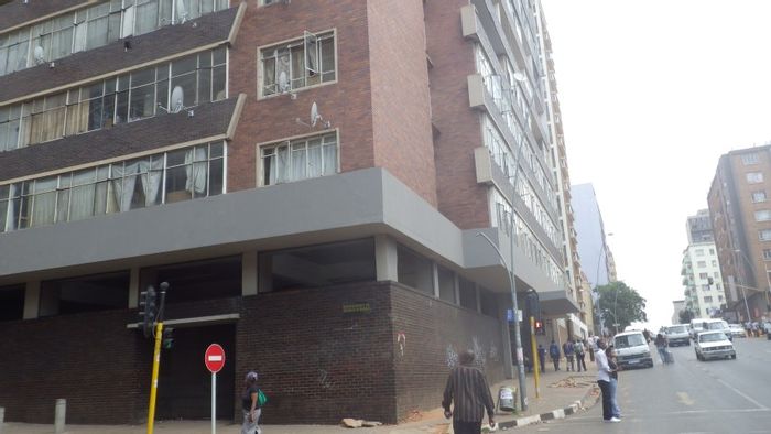 Property #071F_701, Flat rental monthly in Hillbrow
