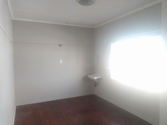 Property #10497, Apartment rental monthly in Southernwood