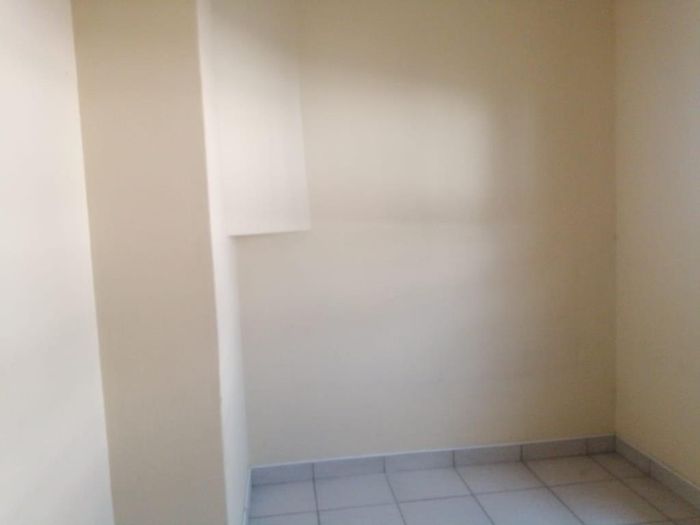 Property #10562, Apartment rental monthly in Quigney