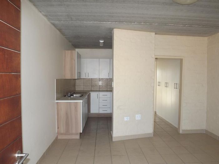 Property #10681, Apartment rental monthly in Die Hoewes