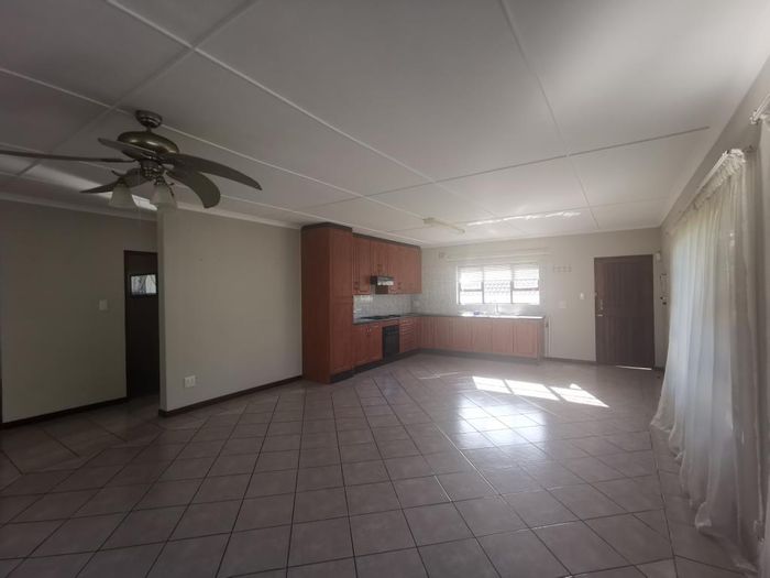 Property #10774, Apartment rental monthly in Beacon Bay