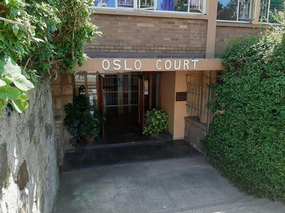 2  Oslo Court Entrance