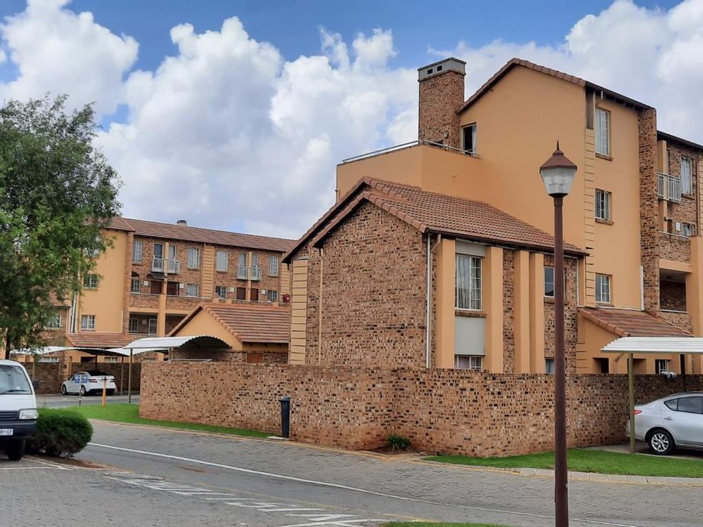 Stylish Loft Apartment To Rent in Halfway Gardens Community 10156