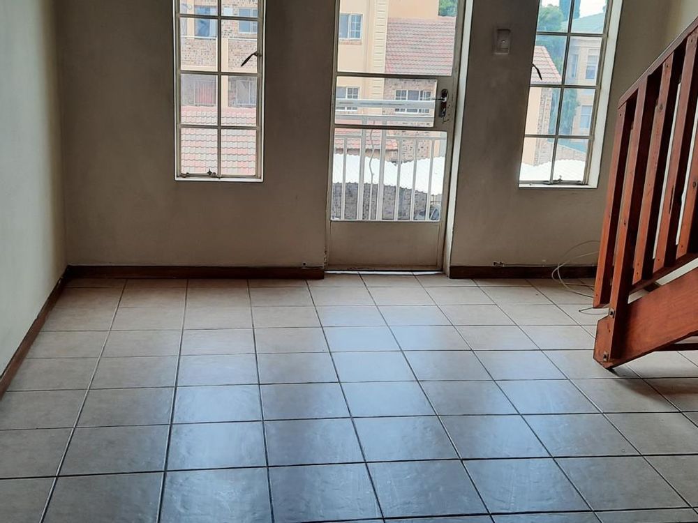 Stylish Loft Apartment To Rent in Halfway Gardens Community 10156