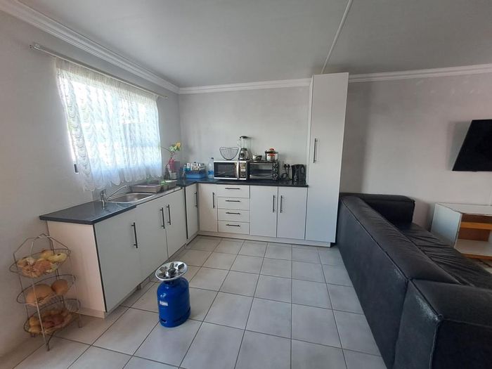 Property #10286, Apartment rental monthly in Amalinda