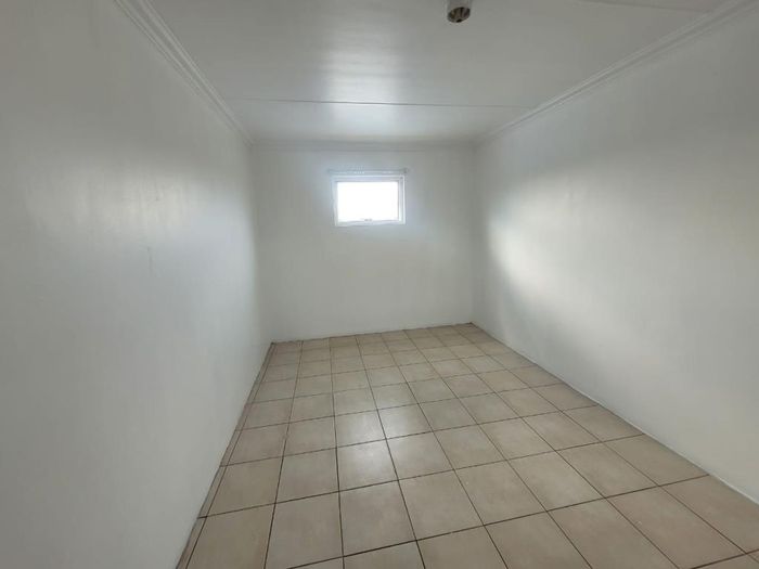 Property #10389, Apartment rental monthly in Quigney