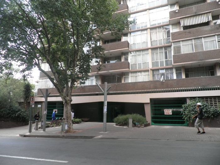 Property #167D_59, Flat rental monthly in Hillbrow