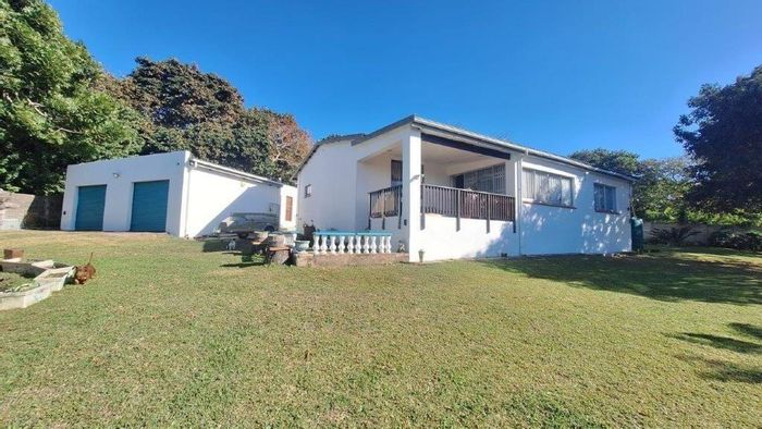 Spacious 3-Bedroom House for Sale in Pumula, Near Fishing Beach and Amenities!