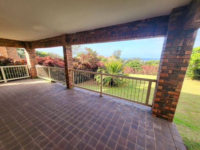 Umzumbe Central House for Sale: 4 Bedrooms, Ocean Views, Walk to Beach!