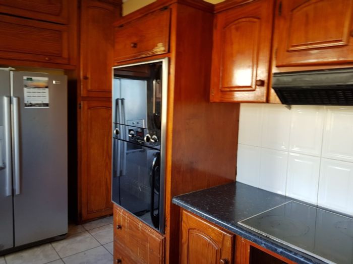 Property #239J_5, House rental monthly in Beacon Bay