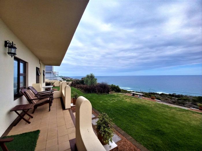 For Sale: 7-bedroom house in Dana Bay with flatlet, sea views, and ample parking.