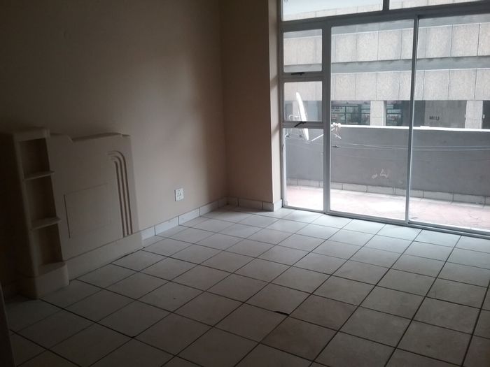 Property #371C_1, Commercial rental monthly in Johannesburg Central