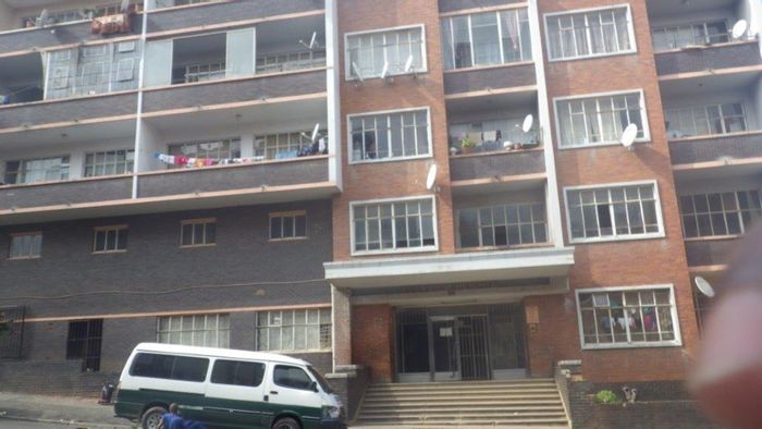 Property #391F_320, Flat rental monthly in Yeoville