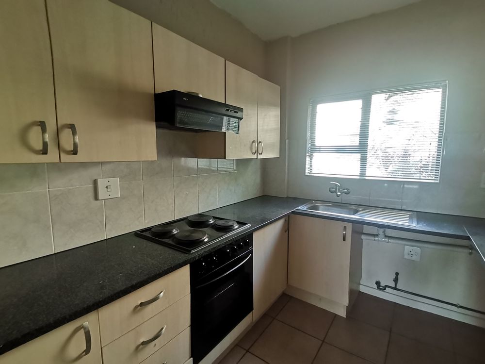 Modern 2 Bed Flat To Rent in Blackheath, Balcony & Newly Tiled Main Bedroom 482C_56 MyProperty