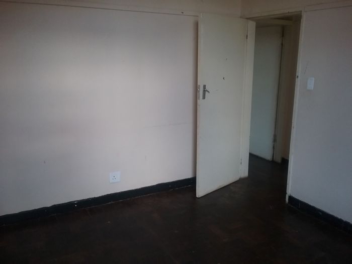 Property #647H_1, Flat rental monthly in Yeoville