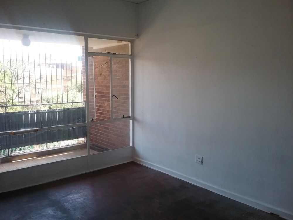 Modern House To Rent in Yeoville Secure, Close to Amenities, Parking