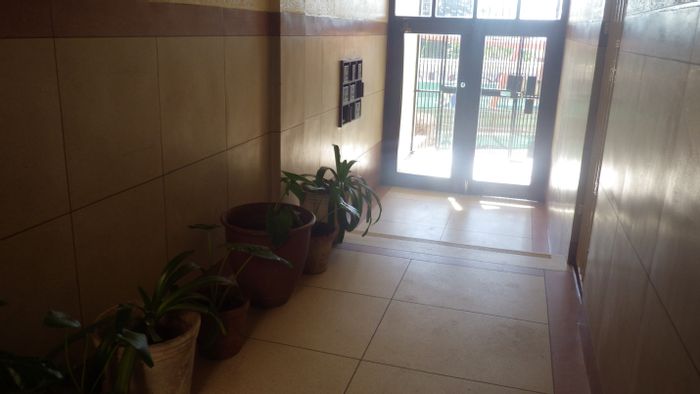 Property #671H_4, Flat rental monthly in Yeoville