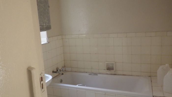 Property #707F_5, Flat rental monthly in Yeoville