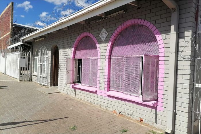 Retail Property For Sale in Harrismith Central: 9 Units, High Foot Traffic, Rental Income.