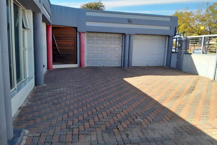 Eldorado Park House For Sale: Main home, 4 rental units, prime location, parking.