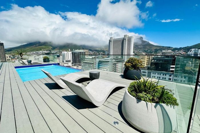 For Sale: Apartment in Cape Town City Centre with rooftop pool and fitness studio.