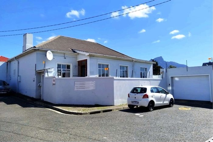 For Sale: House in Kenilworth with pool, inverter, and spacious living areas.