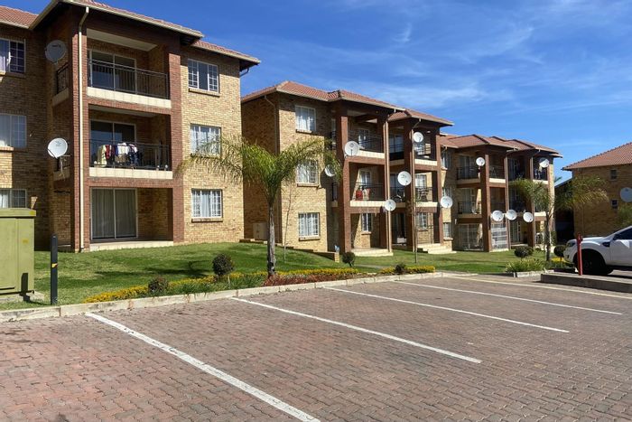 Erand Gardens Apartment For Sale: 2-bed, security, balcony, parking, family amenities.