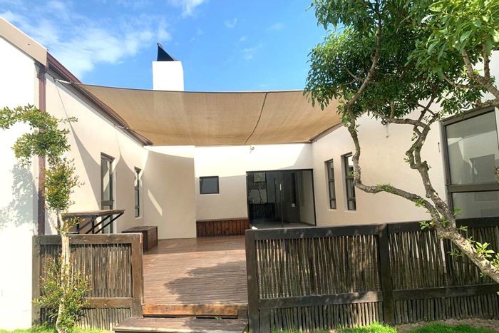 House to Rent in Country Club: 4 beds, inverter, braai room, pet-friendly.