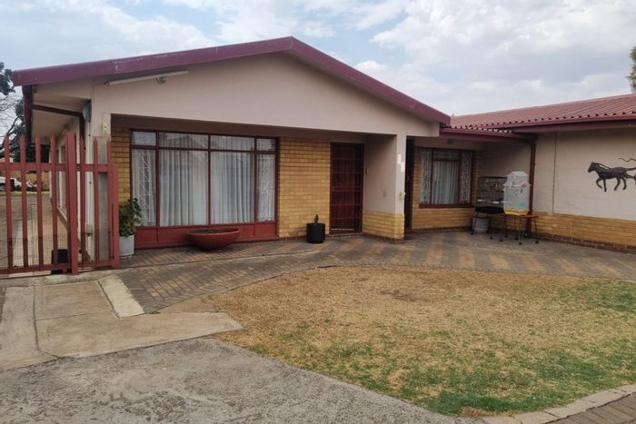 For Sale: House in Strubenvale with pool, study, and secure environment.