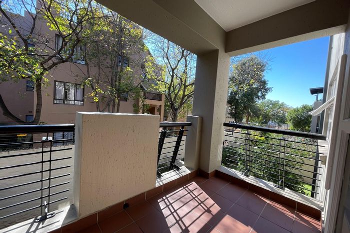 Lonehill Apartment For Sale: Two bedrooms, balcony, pool, clubhouse, near shopping.