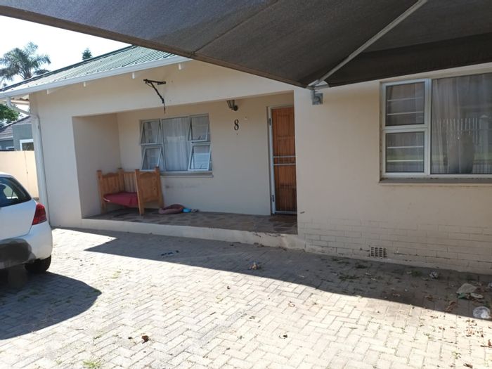 Property #702J_8, House rental monthly in Gonubie