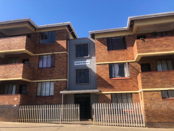 Property #867_13, Flat rental monthly in Roodepoort West
