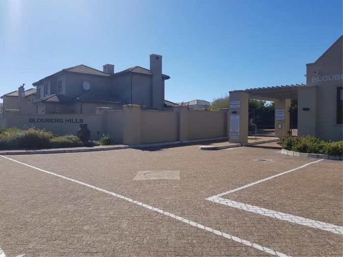 Property #CCSA-21611-1169, House for sale in Bloubergstrand
