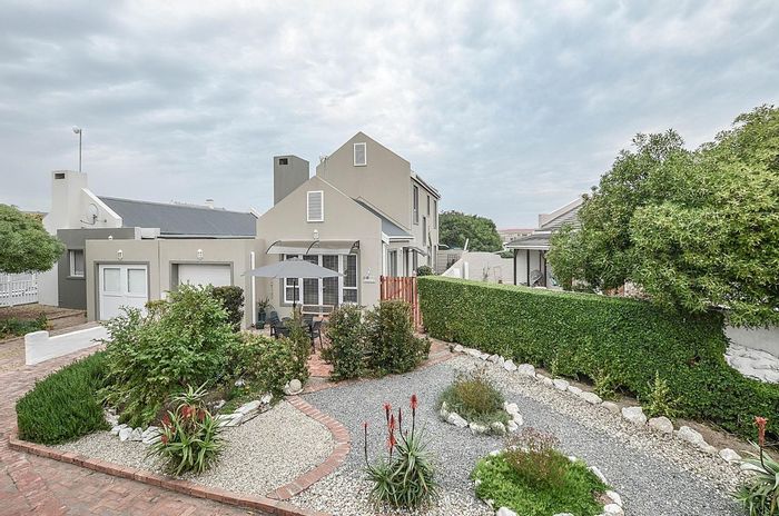 Property #CCSA-28031-1169, House for sale in Yzerfontein