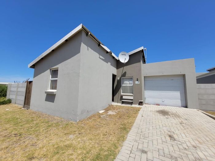 Property #CCSA-28600-1169, House for sale in Gansbaai Central