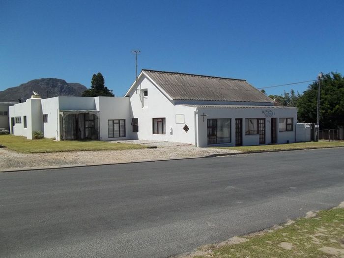 Property #CCSA-28923-1169, House for sale in Gansbaai Central