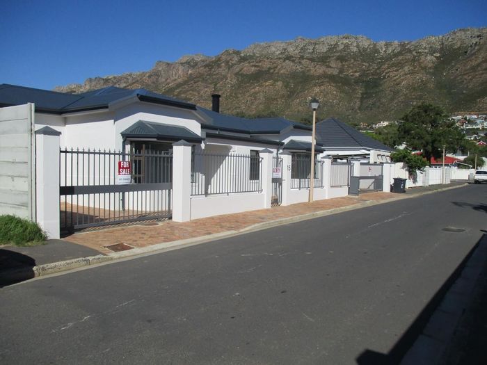 Property #CCSA-29063-1169, House for sale in Gordons Bay Village