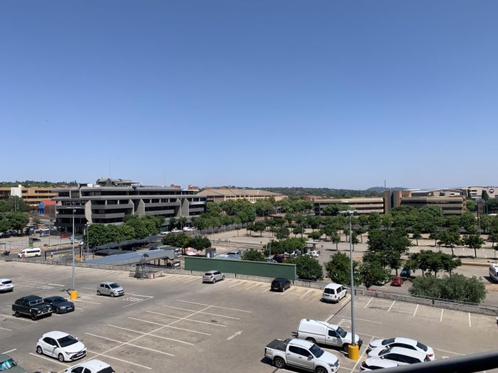 Property #A00000918, Office rental monthly in Centurion Central