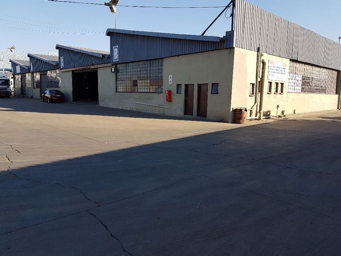 Property #GTJHBISAN13I1R13I1T, Industrial rental monthly in Isando