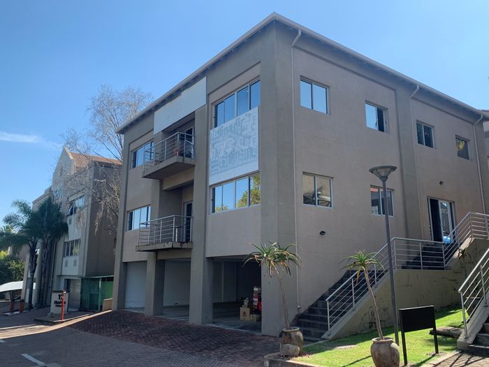 Property #GTJHBSNNH13IMA13IMC, Office rental monthly in Sunninghill