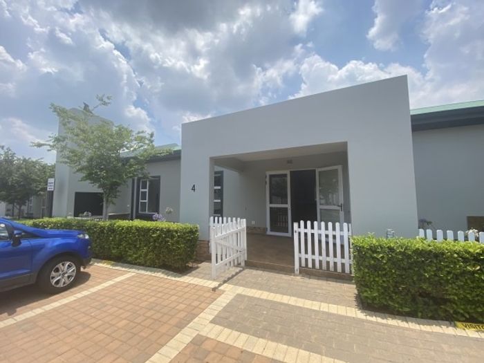 Property #ENT0183855, Townhouse for sale in Modderfontein