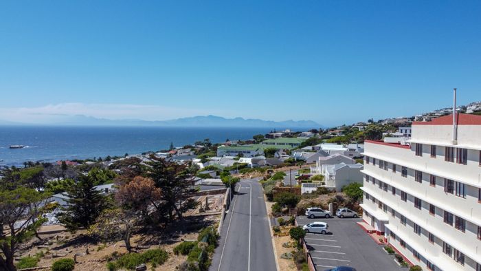Property #ENT0186459, Apartment sold in Simons Town Central