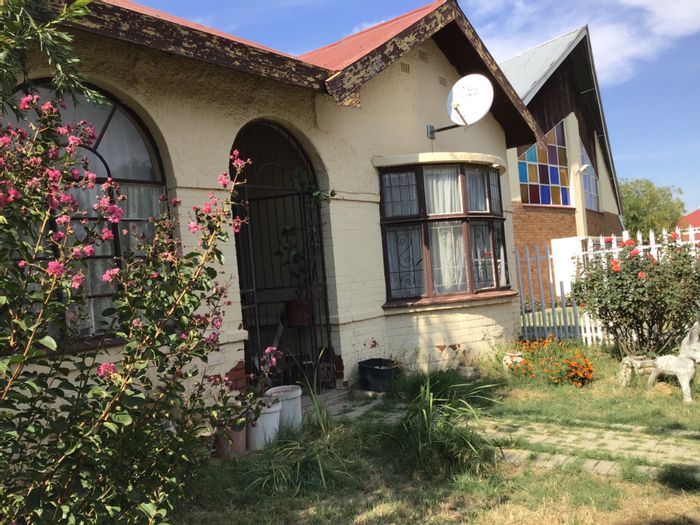 Property #ENT0189480, House for sale in Kroonstad Central