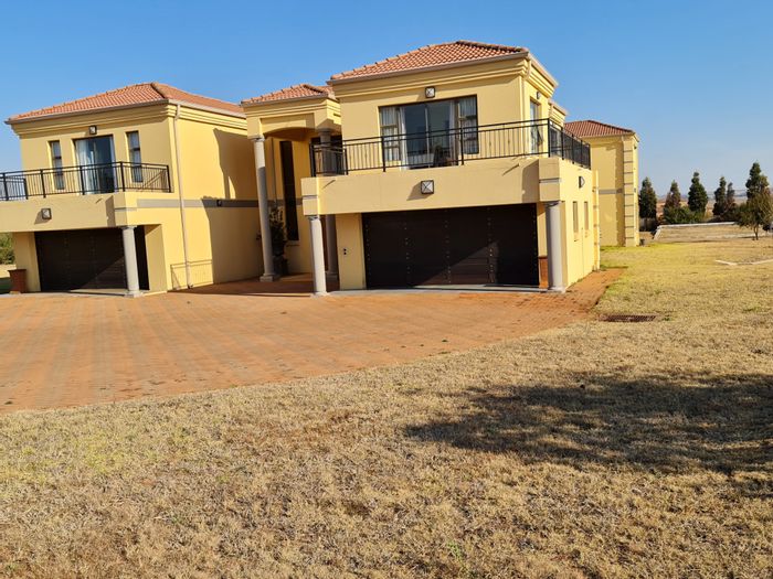 Property #ENT0196901, House for sale in Rietvlei View Country Estates