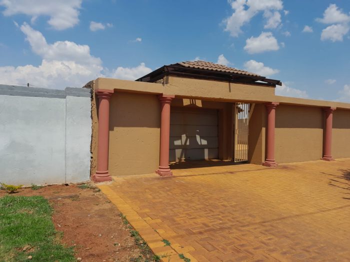 Property #ENT0240568, House for sale in Protea