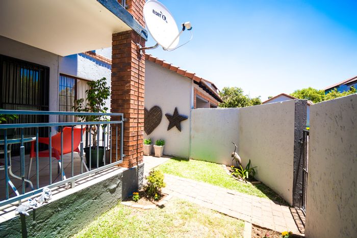 Property #ENT0240838, Townhouse for sale in Country View Estate